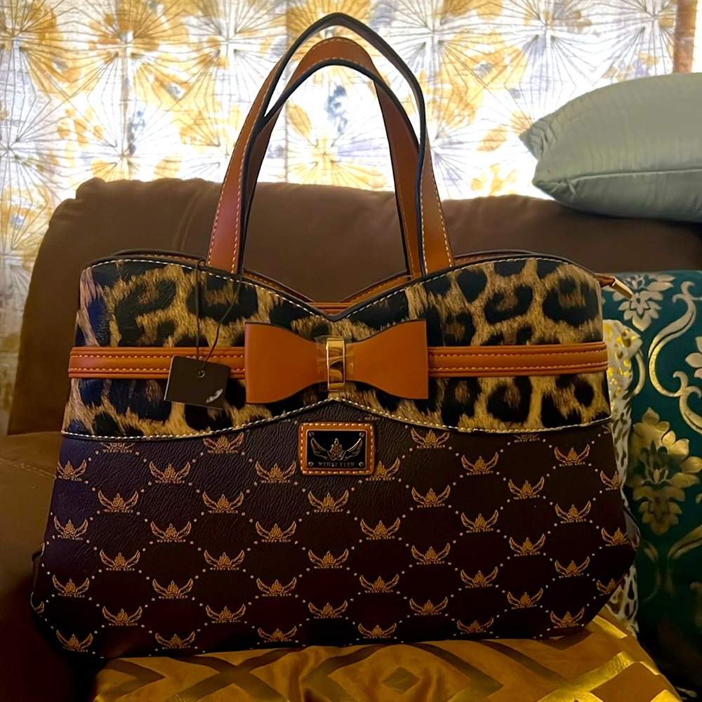 Beautiful Wendy Keen Animal print purse